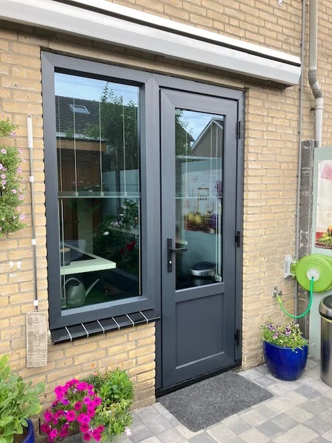 Achterdeur met zijlicht